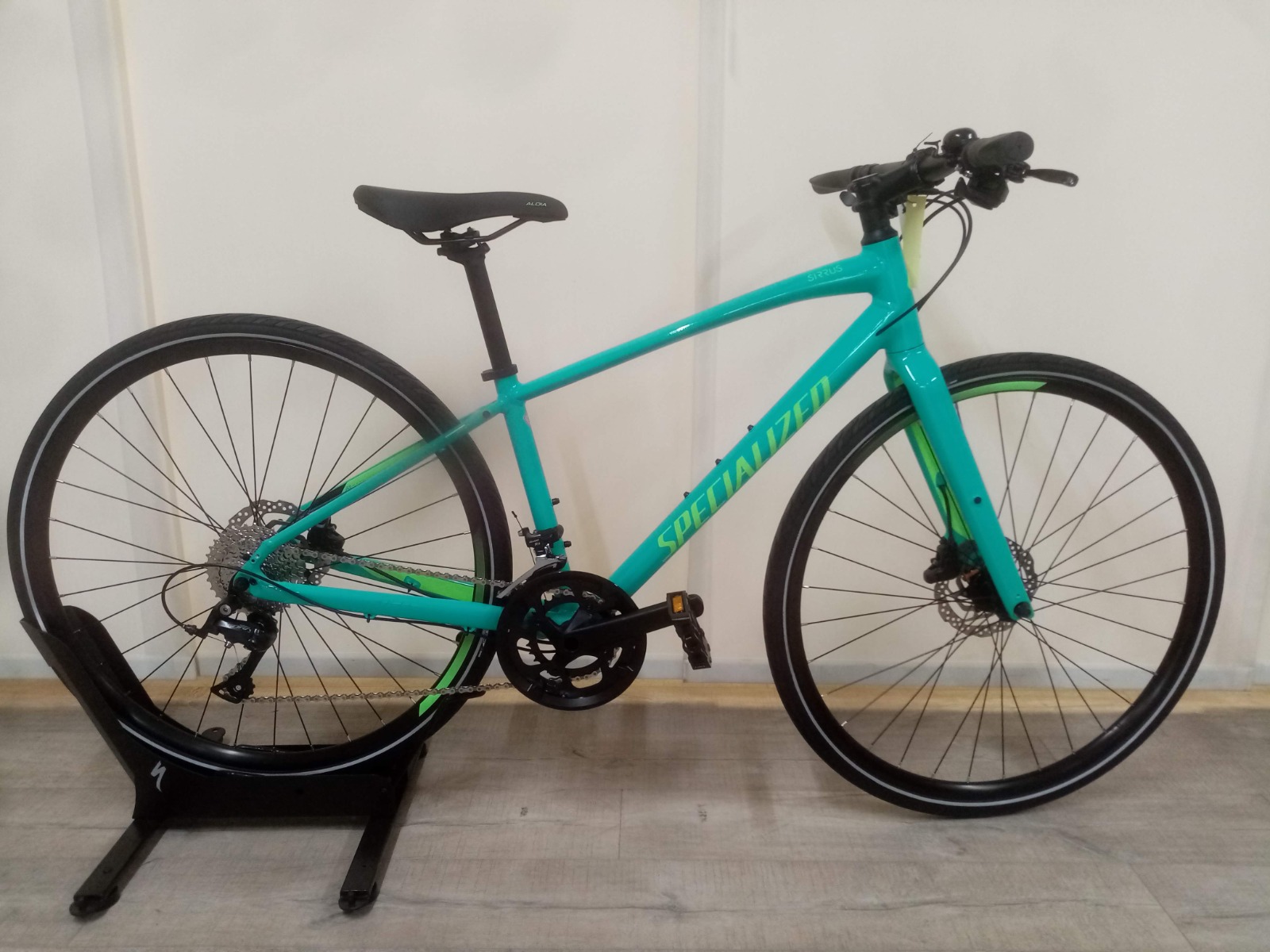 specialized sirrus 2.0 2019